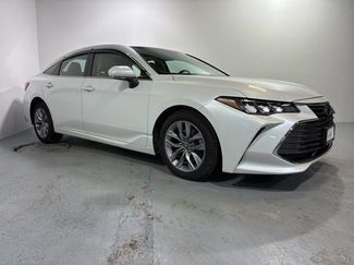 Used 2020 Toyota Avalon XLE video 2