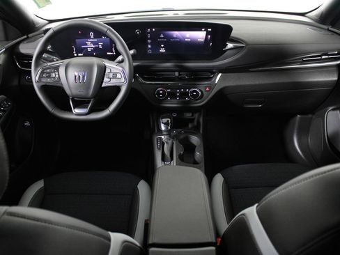 Used 2025 Buick Envista Preferred w/ Convenience I Package image 12