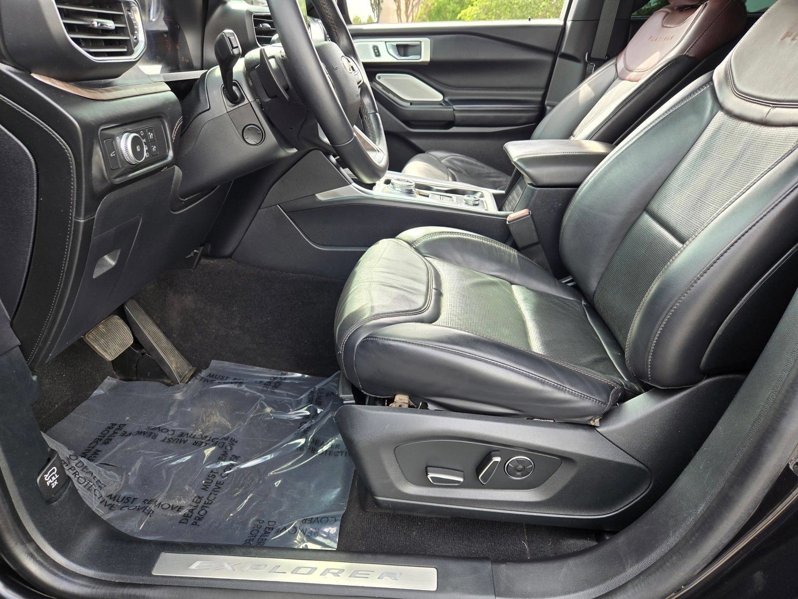 Used 2020 Ford Explorer Platinum w/ Premium Technology Package AWD/4WD image 16