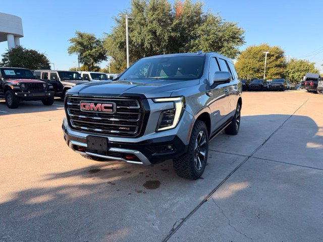 Used 2025 GMC Yukon AT4 w/ AT4 Premium Package AWD/4WD image 3