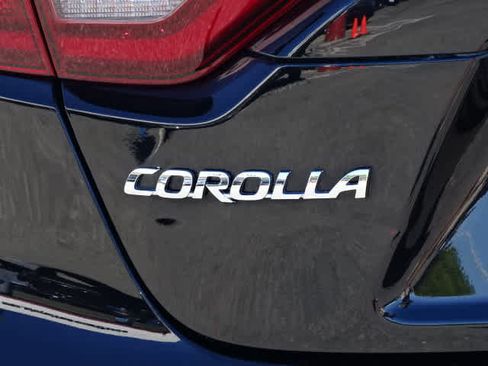 Used 2025 Toyota Corolla LE FWD image 10