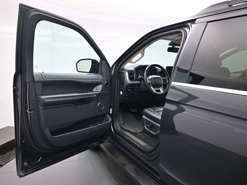 Certified 2024 Ford Expedition Max XLT image 9