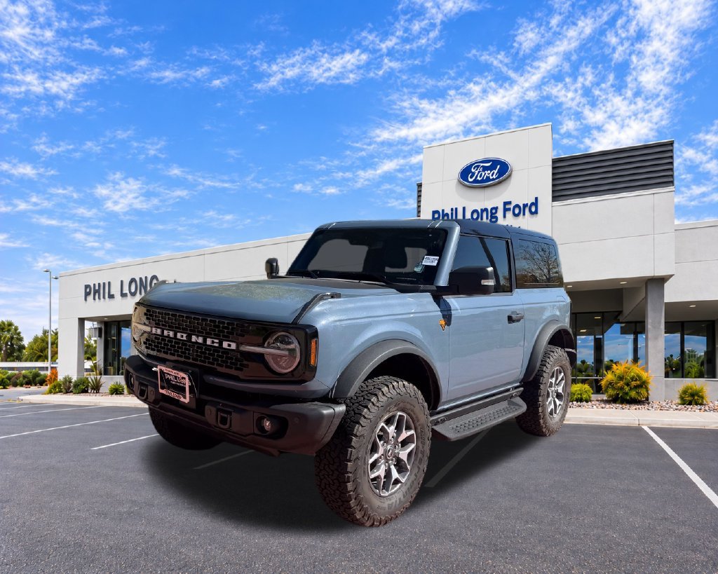 Used 2025 Ford Bronco Badlands AWD/4WD image 4