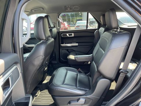 Used 2023 Ford Explorer XLT w/ Equipment Group 202A AWD/4WD image 14