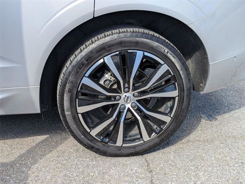 Used 2023 Volvo XC60 B5 Ultimate w/ Climate Package AWD/4WD image 9