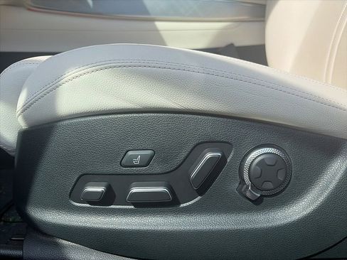 Used 2023 Genesis Electrified GV70 AWD/4WD image 13