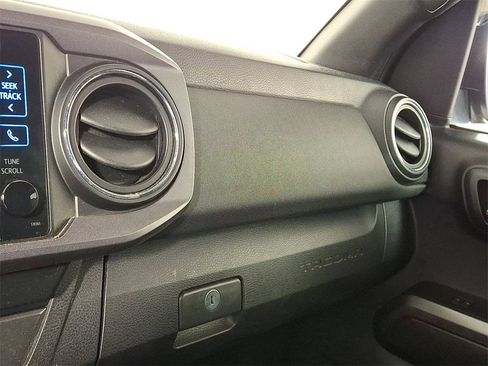 Used 2019 Toyota Tacoma TRD Sport image 24