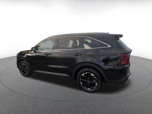 Used 2024 Kia Sorento S FWD image 10