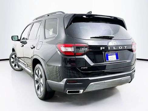 New 2026 Honda Pilot Touring image 6