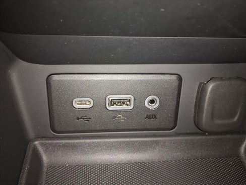 Certified 2024 GMC Terrain SLE w/ Driver Convenience Package image 12