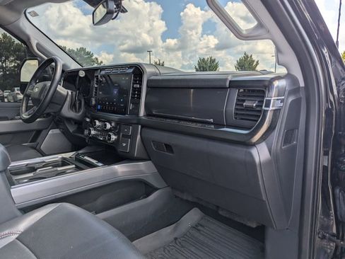 Used 2024 Ford F250 Lariat w/ Lariat Ultimate Package AWD/4WD image 27