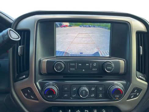 Used 2018 GMC Sierra 2500 Denali w/ Suspension Package, Off-Road AWD/4WD image 30