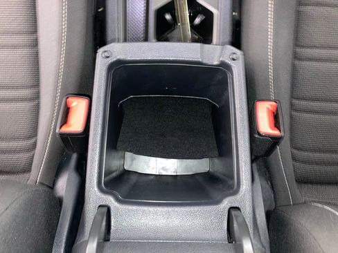 Used 2022 Volkswagen Tiguan S image 9