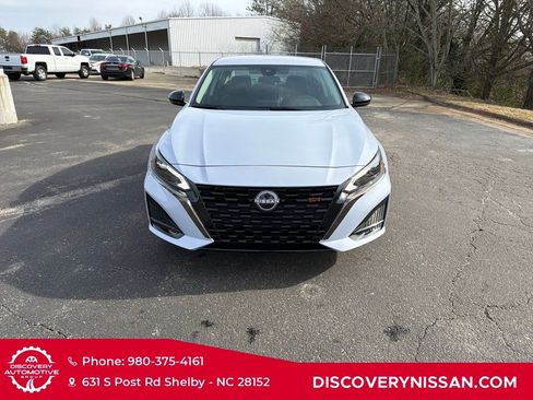 Certified 2025 Nissan Altima 2.5 SR image 4