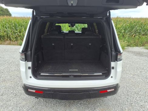 Used 2024 Jeep Grand Wagoneer Series III w/ Rear Seat Video Group 1 image 18