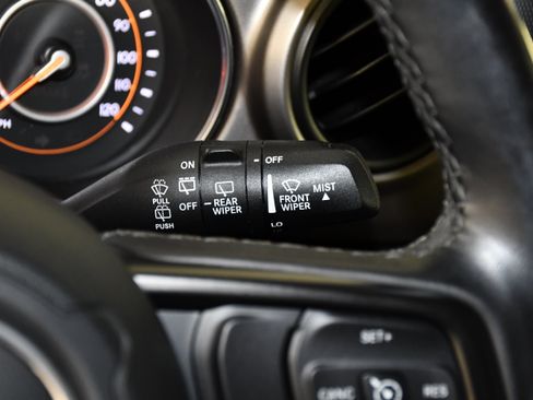 Used 2020 Jeep Wrangler Sport AWD/4WD image 16