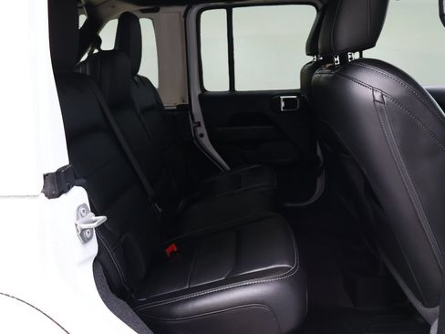 Used 2021 Jeep Wrangler Unlimited Sahara AWD/4WD image 18