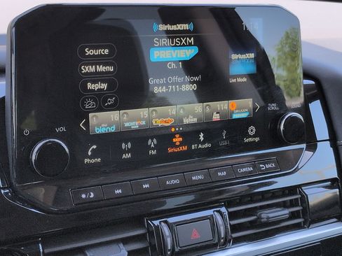 Used 2025 Nissan Pathfinder SL w/ SL Premium Package AWD/4WD image 23