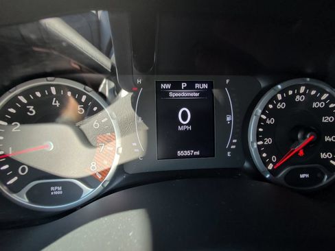 Used 2020 Jeep Renegade Latitude w/ Cold Weather Group AWD/4WD image 17