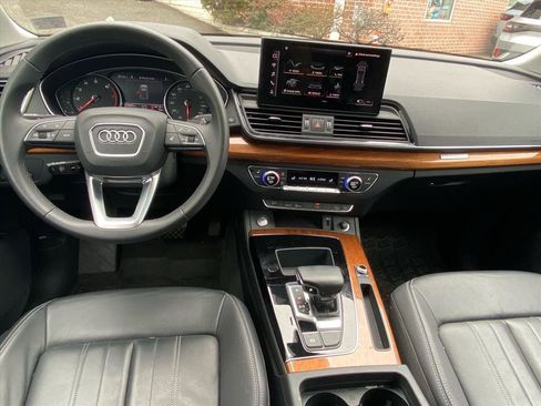 Used 2023 Audi Q5 2.0T Premium w/ Convenience Package AWD/4WD image 10