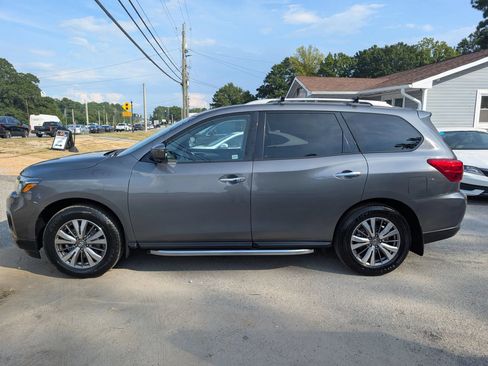 Used 2019 Nissan Pathfinder SL AWD/4WD image 4