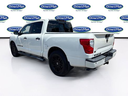 Used 2019 Nissan Titan SV w/ SV Convenience Package RWD image 5
