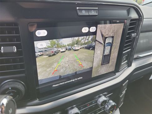 New 2026 Ford F250 Lariat w/ Black Appearance Package image 17