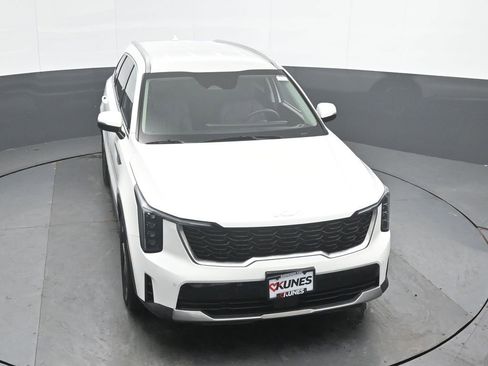 Used 2025 Kia Sorento EX AWD/4WD image 33