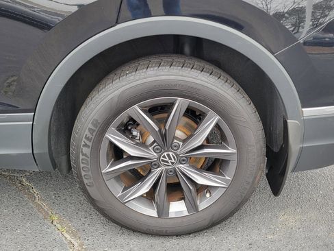 Certified 2023 Volkswagen Tiguan SE image 14