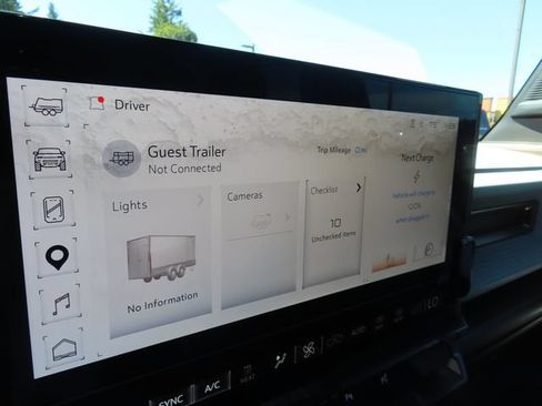 Used 2025 GMC Hummer EV 2X AWD/4WD image 23