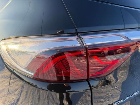 Used 2024 Buick Enclave Essence w/ Experience Buick Package image 10