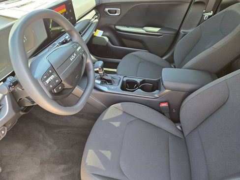 New 2026 Kia K4 FWD image 9