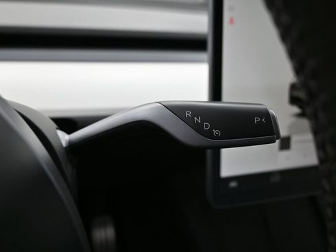 Used 2023 Tesla Model Y Performance AWD/4WD image 18
