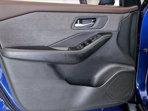 Used 2023 Nissan Rogue SV FWD image 25
