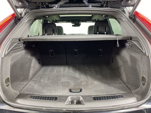 Certified 2023 Cadillac XT4 Premium Luxury w/ Cold Weather Package image 28