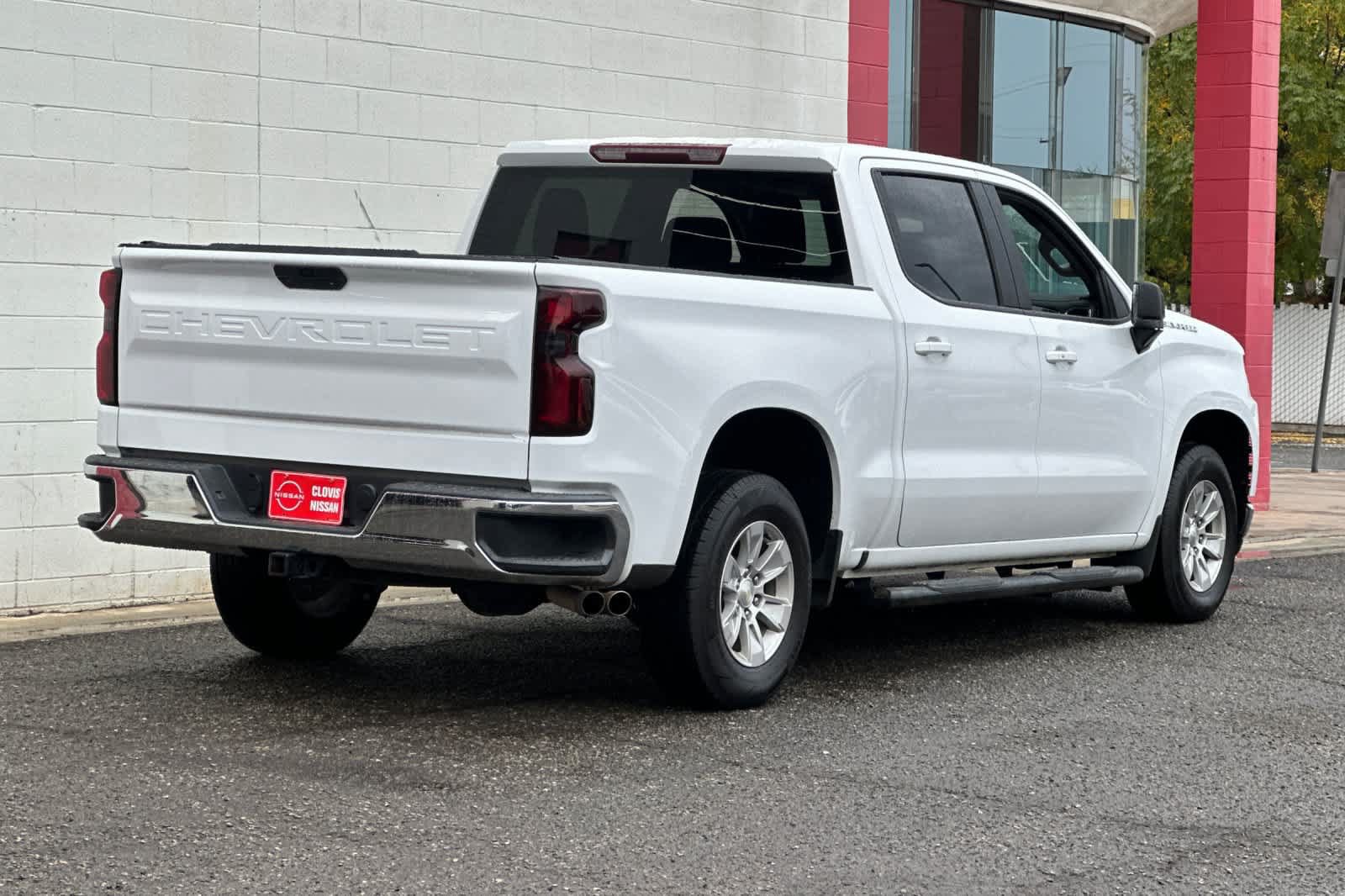 Used 2021 Chevrolet Silverado 1500 LT w/ Bed Protection Package RWD image 2
