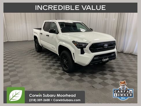 Used 2025 Toyota Tacoma SR5 AWD/4WD image 1