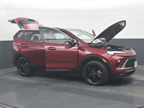 Used 2025 Buick Encore GX Sport Touring w/ Comfort Package image 35