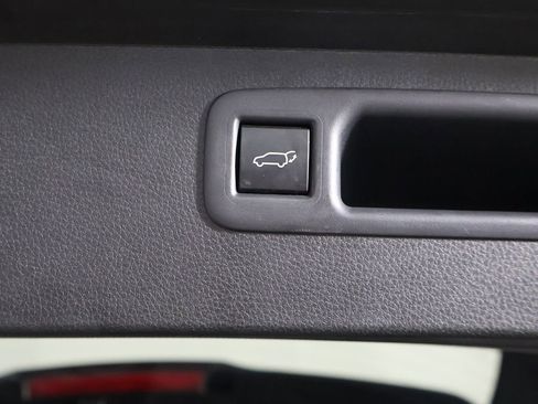 Used 2025 Toyota Highlander XSE AWD/4WD image 24
