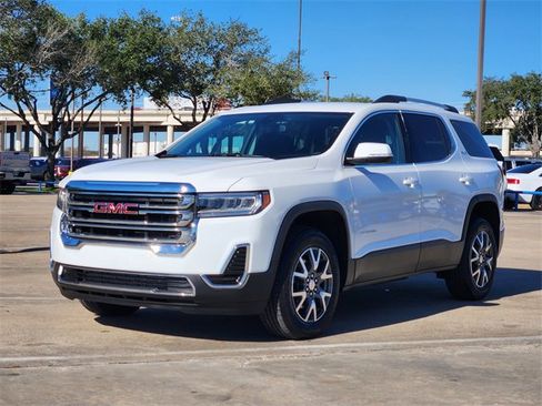 Used 2023 GMC Acadia SLE w/ Driver Convenience Package image 3