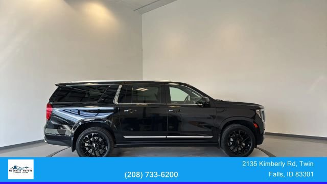 Used 2023 GMC Yukon XL Denali w/ Denali Reserve Package AWD/4WD image 8
