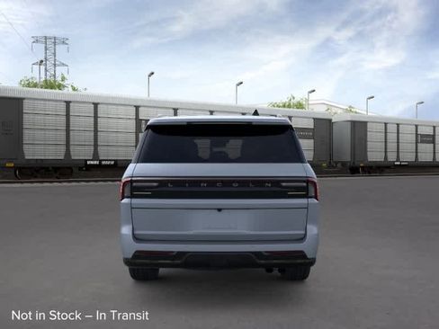 New 2026 Lincoln Navigator L Reserve AWD/4WD image 5