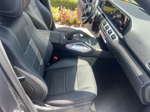 Used 2025 Mercedes-Benz GLE 450 4MATIC w/ Winter Package image 35
