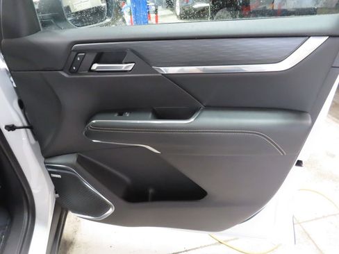 Used 2025 GMC Acadia Elevation image 33