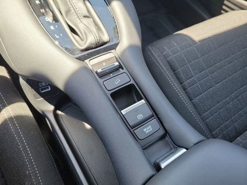 Certified 2023 Honda HR-V LX image 23