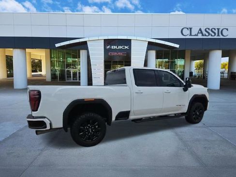 Used 2024 GMC Sierra 2500 AT4 AWD/4WD image 8