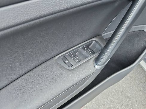 Used 2017 Volkswagen Golf Alltrack SE AWD/4WD image 19