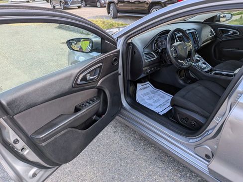 Used 2016 Chrysler 200 Limited w/ Anniversary Edition image 17