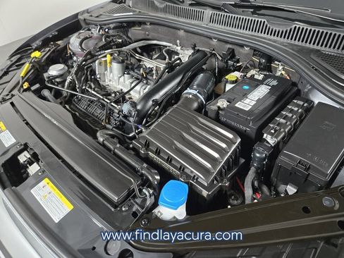 Used 2021 Volkswagen Jetta SE image 19