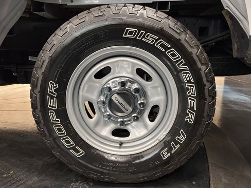 Used 2024 Ford F250 XL w/ XL Chrome Package image 26